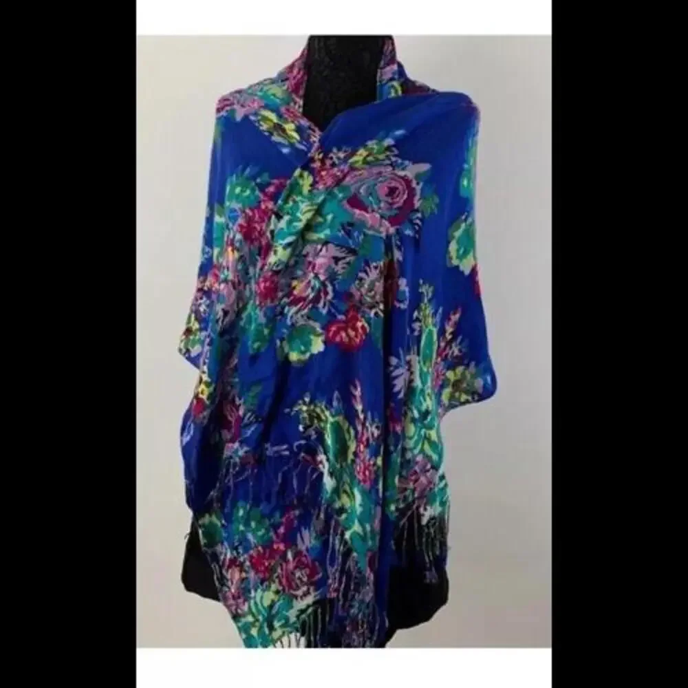 🥻Pretty Blue Floral scarf Wrap Around Scarf 22x66 100% Rayon Apt. 9